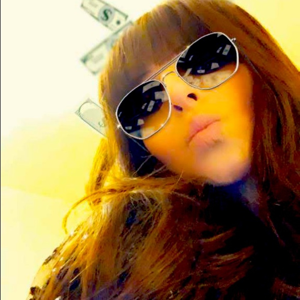 Meet your Posher, Sally